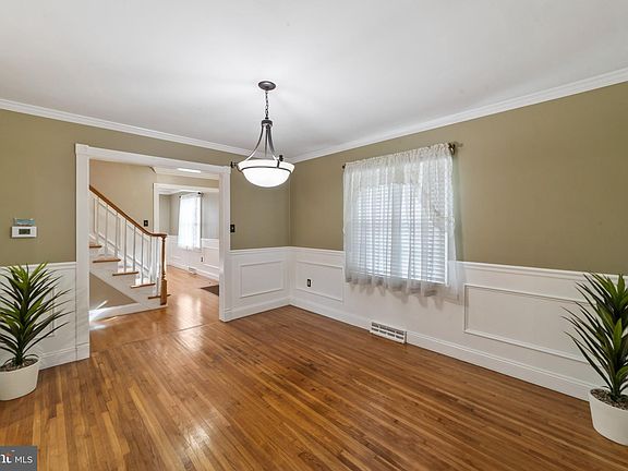 3rd image of 102 Fieldboro Dr