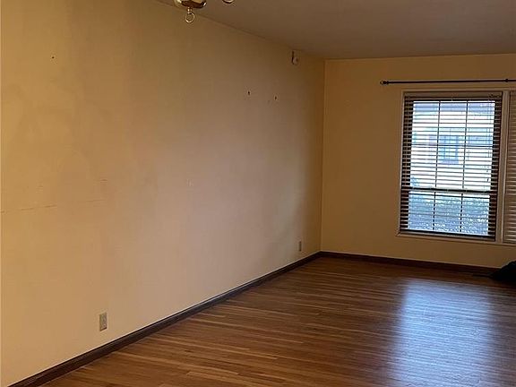 3rd image of 2910 Churchill Dr