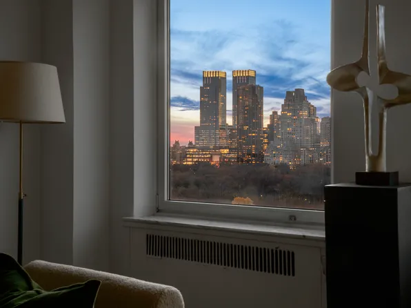 875 5th Avenue image 16 of 19