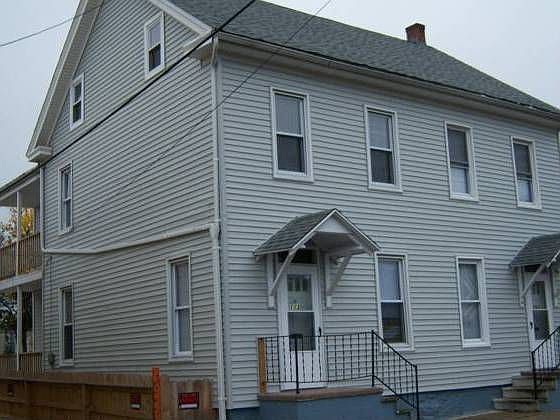 1st image of 113 E Lee St