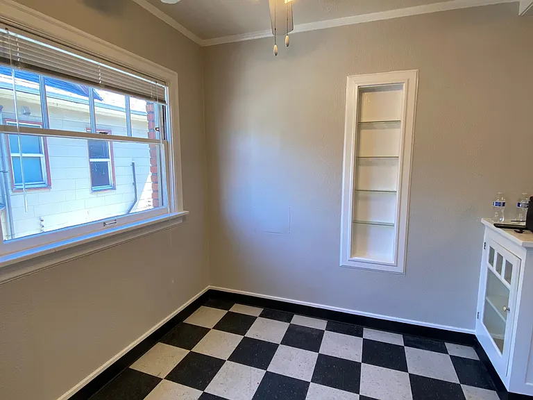 3334 SE Hawthorne Blvd #301 — Photo 4