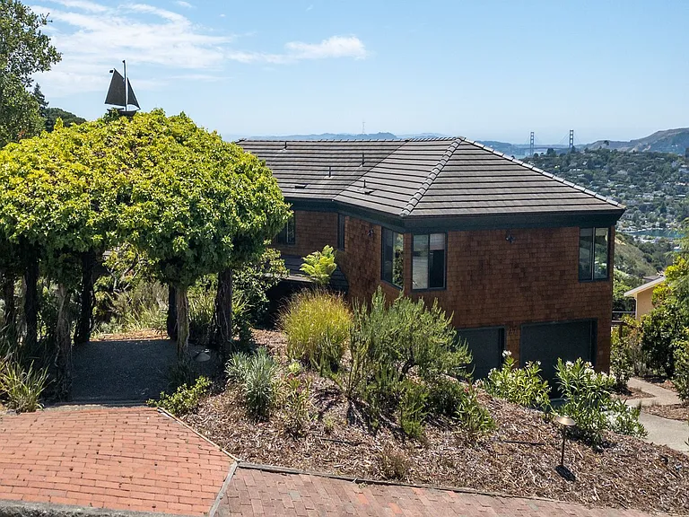 27 Meadow Hill Dr — Photo 1