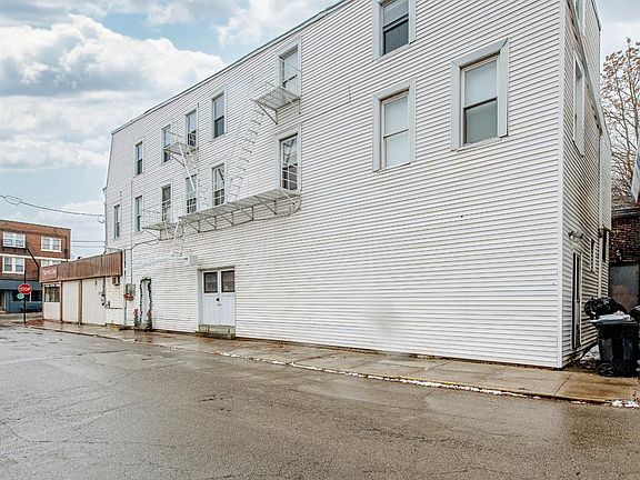 3rd image of 4721 Vine St
