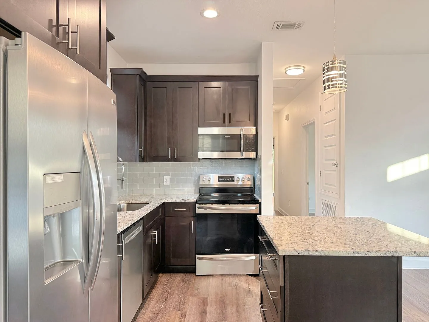 Modern 2-Bedroom Home — Photo 4