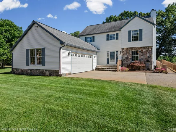 246 Nicklas Ct, Oxford, MI 48371