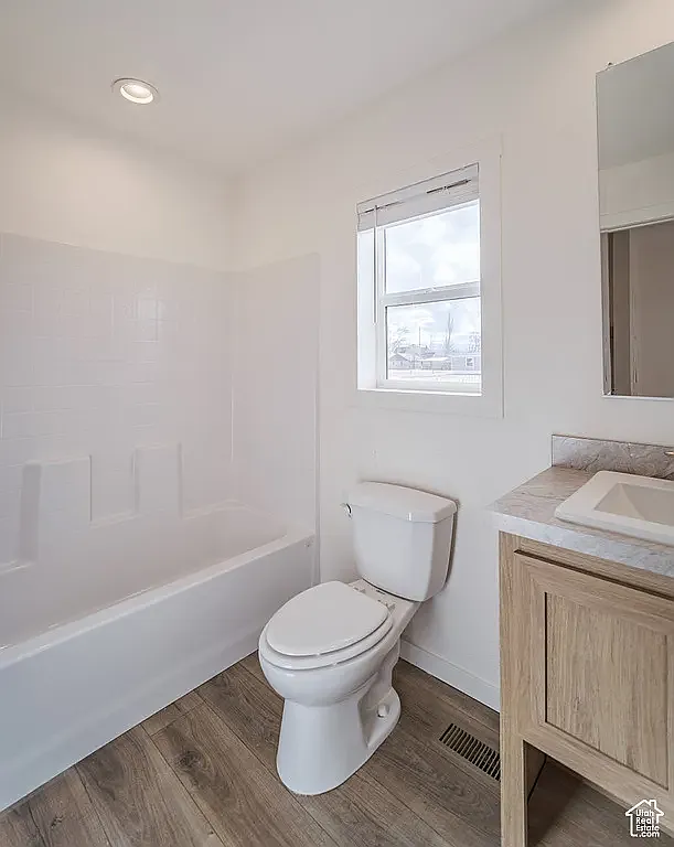 2 bed, $1,000 — Photo 3
