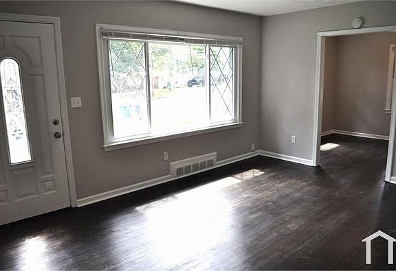 2nd image of 2113 Seavey Dr