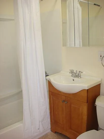 240 Lorraine Ave — Photo 24