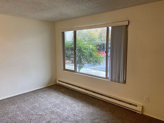 3rd image of 145 NW Alder Pl APT 3