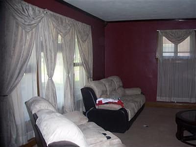 2nd image of 611 Forest Ave