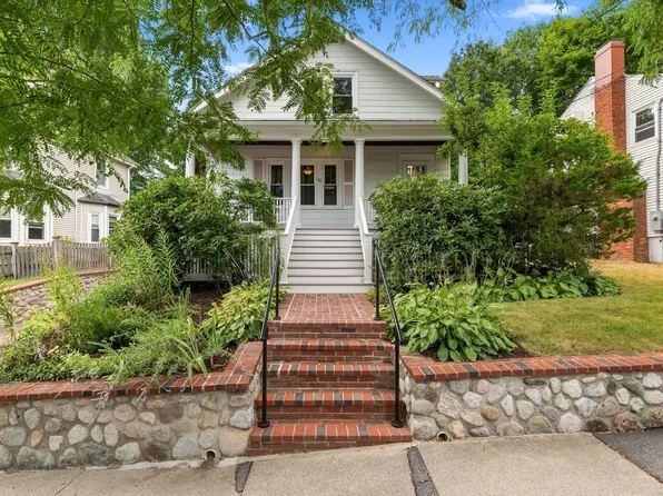 42 Brucewood St, West Roxbury, MA 02132