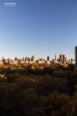 Sold by Sotheby's International Realty | media 10