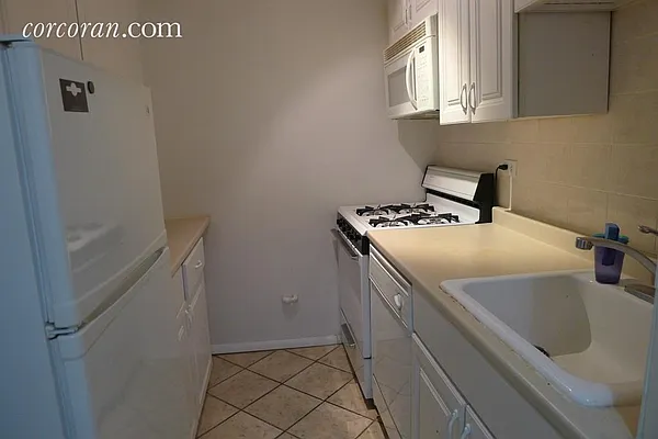 Rented by Corcoran | media 17