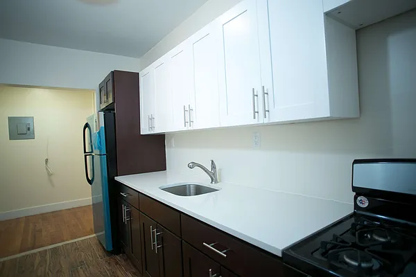 Rented by Evergreen Apartments BK | media 36