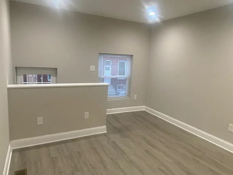 224 N Rose St — Photo 14