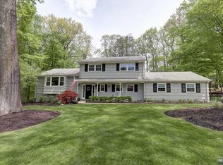 77 Chuckanutt Dr, Oakland, NJ 07436