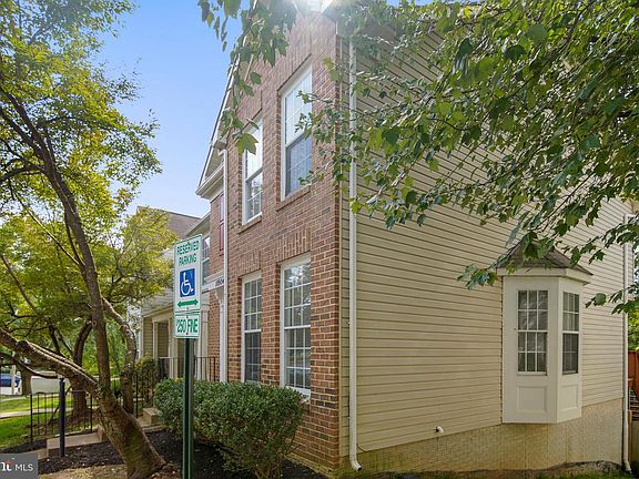 3rd image of 18904 Quiet Oak Ln