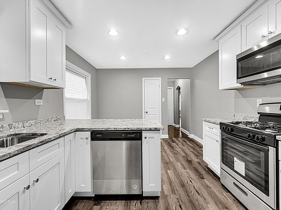 4th image of 8916 S Luella Ave