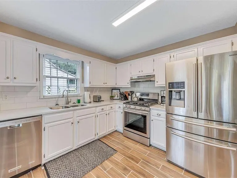 56 Brentwood Dr — Photo 5