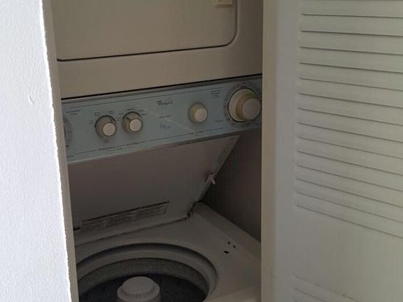 3rd image of 1 Glen Royal Pkwy Floor 9