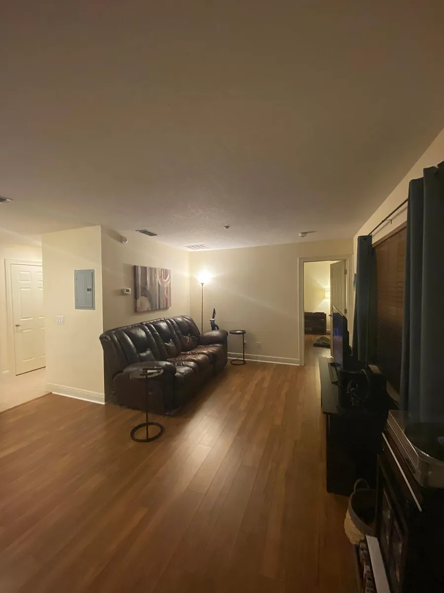 Family room - 2892 Lincroft Ave #2