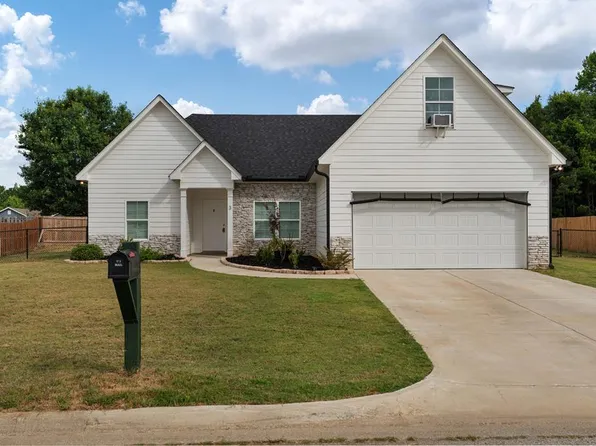 3 Trafford Trl, Phenix City, AL 36870