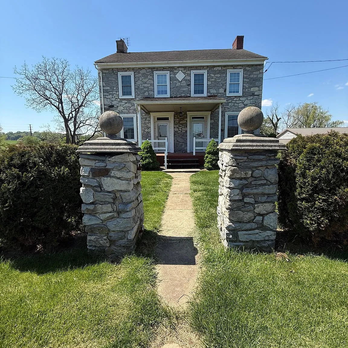 4 bed, 2888 sqft, $2,495 — Photo 1
