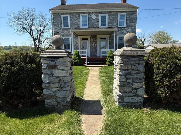 4056 E Newport Rd, Gordonville, PA 17529