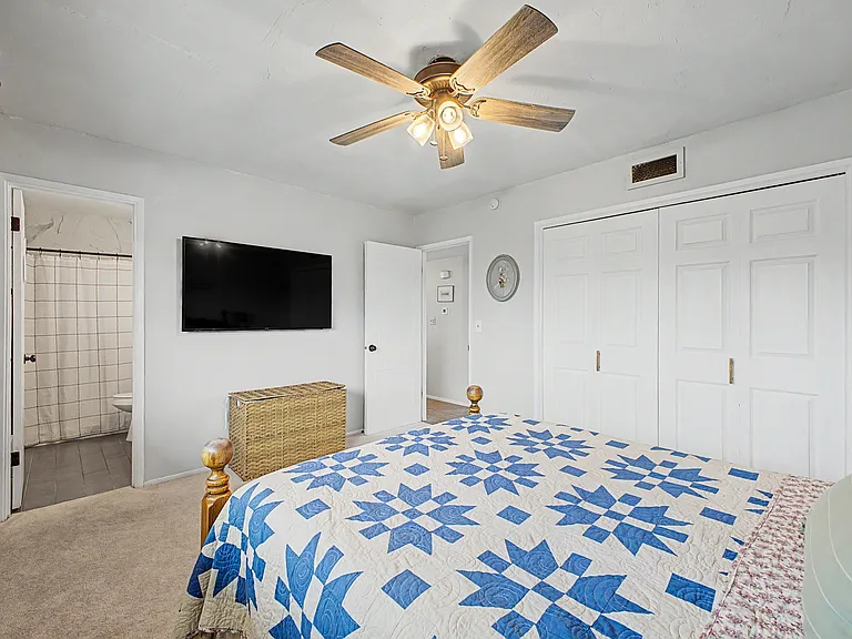 1002 S Longwood Loop — Photo 16