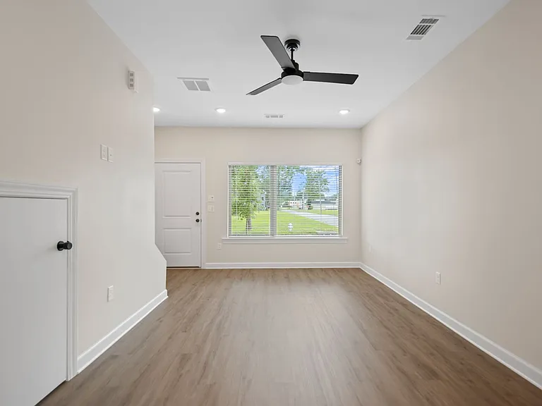 Leasing Now - New Townhomes, North Little Rock Argenta Arts Area — Photo 38