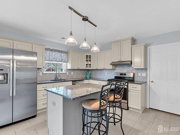 4th image of 2760 Rockport Ln