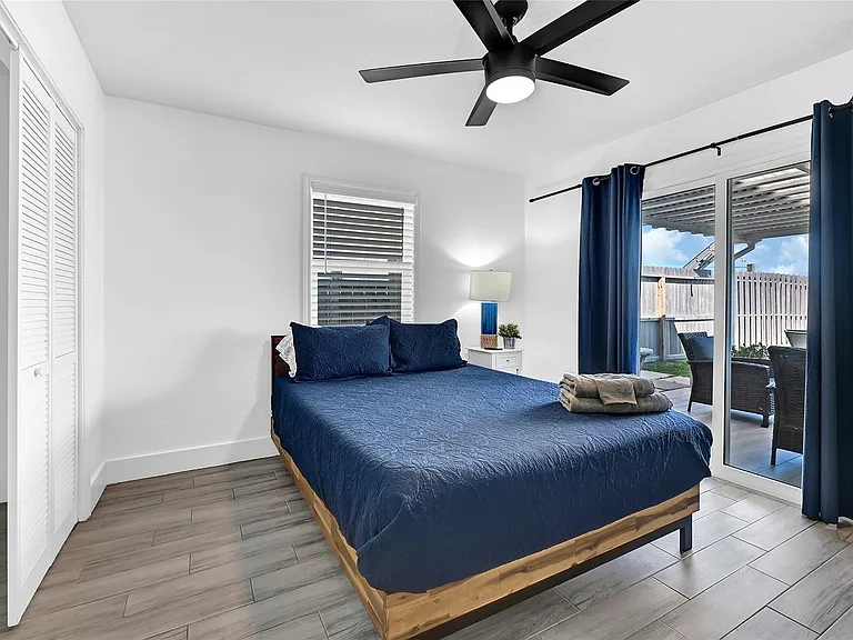 8010 Ocean Dr — Photo 13