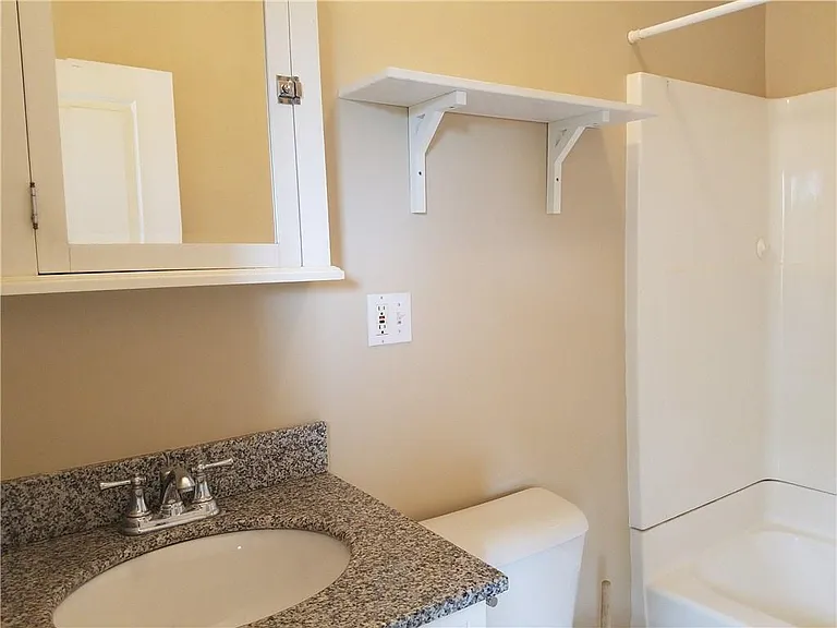 3 Bay View Ave #6 — Photo 28