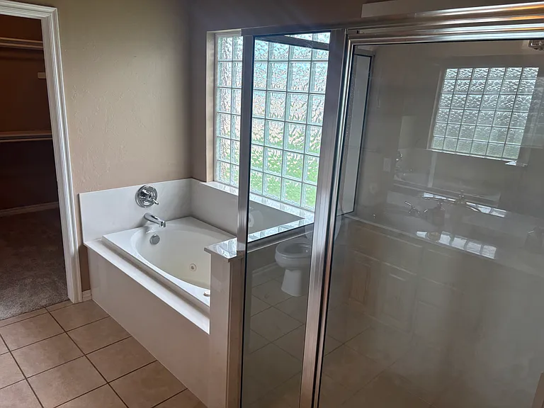 1925 Rain Tree Dr — Photo 3