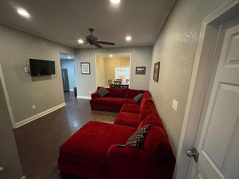 2304 Washington Ave — Photo 12