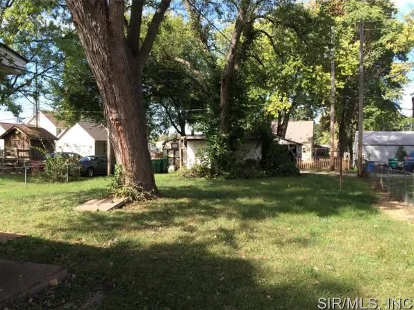 208 E 3rd St, O'Fallon, IL 62269