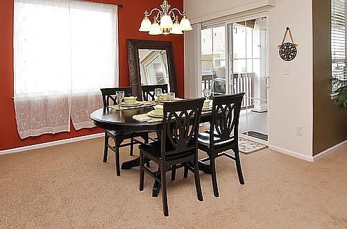 Dining Room 12'X10'