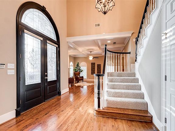 5th image of 4105 Mockingbird Ln