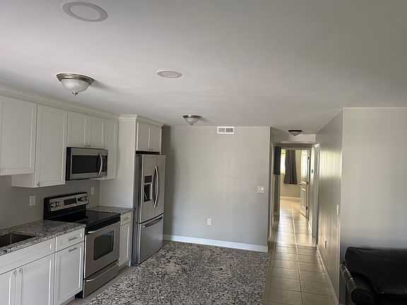2nd image of 255 SW 7th St #10