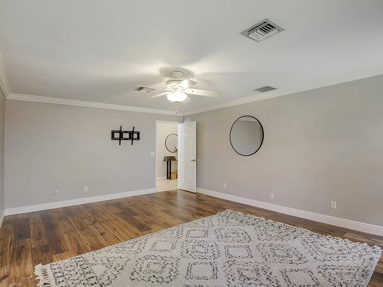 542 Indigo Ave — Photo 16