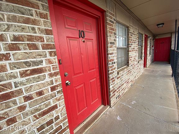 2nd image of 2404 N Reeves Ave #8111170
