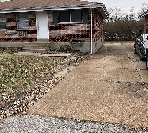 2nd image of 9974 Lorraine Ave
