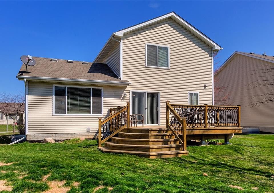 2nd image of 650 SE Ashton Ct