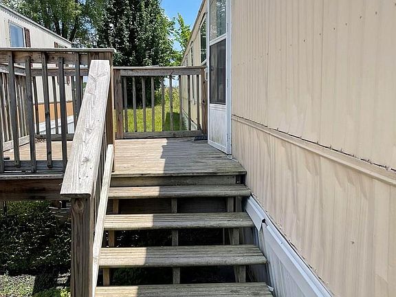 2nd image of 1411 N Park Ave #75