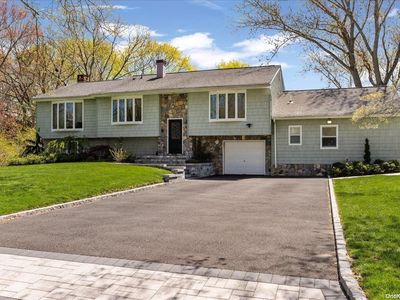 16 Caroline Drive, Dix Hills, NY, 11746
