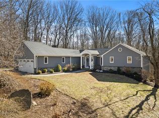 11 Kings Grant Rd, Clinton, CT 06413