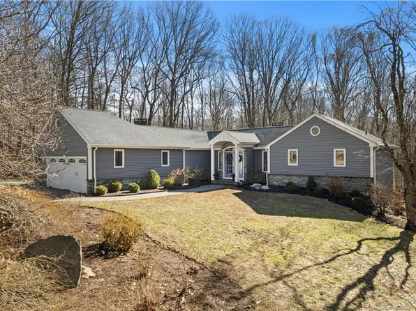 11 Kings Grant Road, Clinton, CT 06413