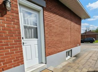 1307 Vancouver Ave #B, Ottawa, ON K1V6T8
