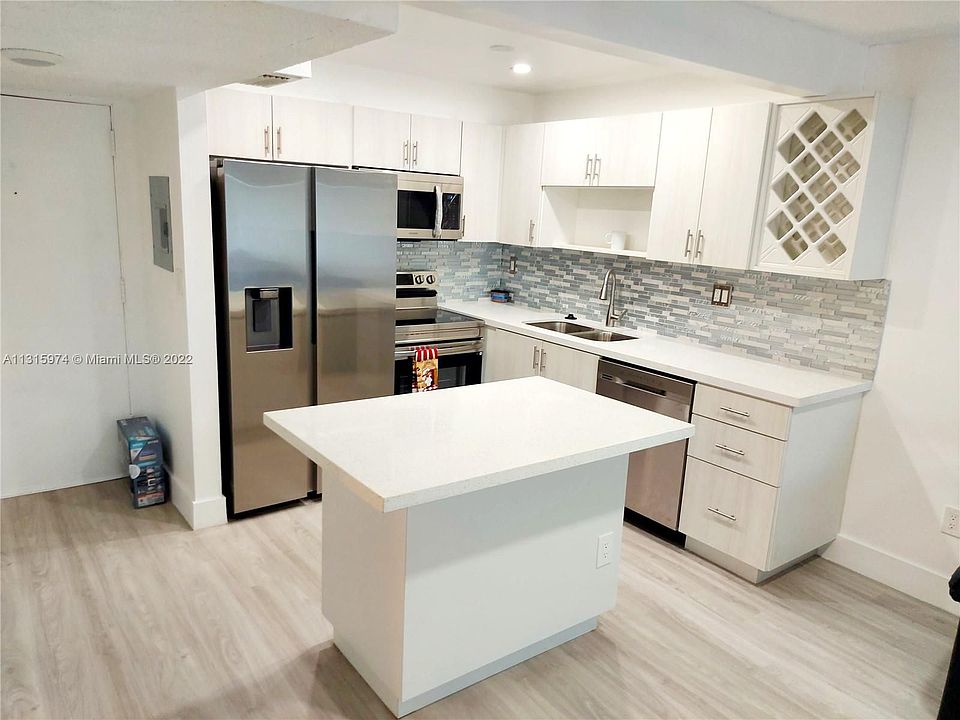 1st image of 1801 NE 140th St APT 305