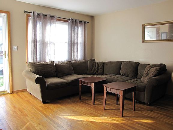 3rd image of 337 Chesterton Ave
